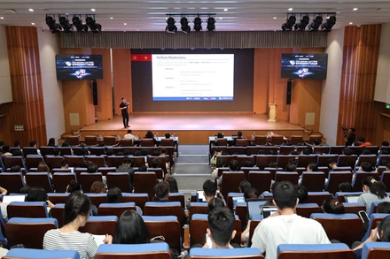 Quang cảnh buổi giới thiệu chương trình