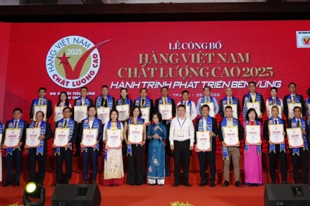 Các doanh nghiệp được vinh danh đạt danh hiệu hàng Việt Nam chất lượng cao.