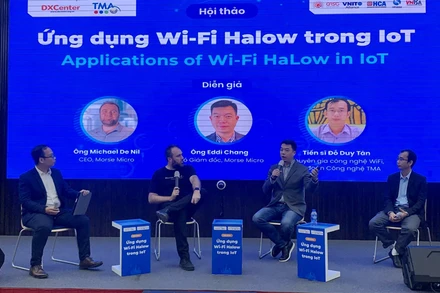 Các chuyên gia thảo luận và giải đáp thắc mắc của khách mời tại hội thảo.