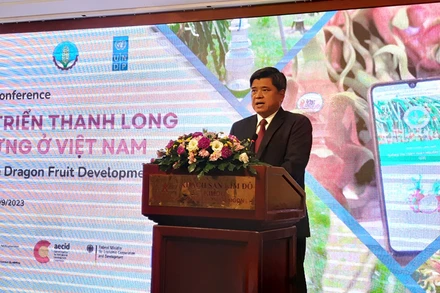 Ông Trần Thanh Nam, Thứ trưởng Nông nghiệp và Phát triển nông thôn phát biểu tại hội nghị.