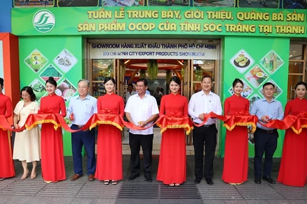 Nghi thức khai mạc Tuần lễ trưng bày, giới thiệu, quảng bá sản phẩm nông sản, đặc sản, sản phẩm OCOP của tỉnh Sóc Trăng tại Thành phố Hồ Chí Minh năm 2024.