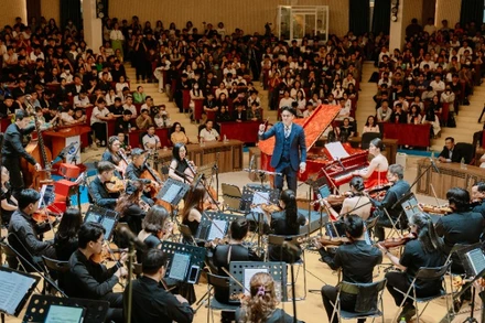 Các nghệ sĩ biểu diễn tại Chương trình hòa nhạc "Giao hòa của âm sắc"