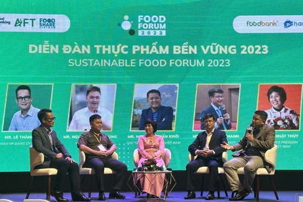 Các đại biểu thảo luận tại Diễn đàn.