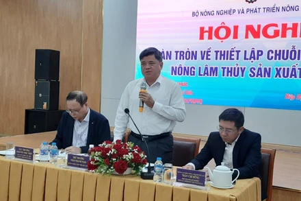 Ông Trần Thanh Nam, Thứ trưởng Nông nghiệp và Phát triển nông thôn phát biểu tại hội nghị.