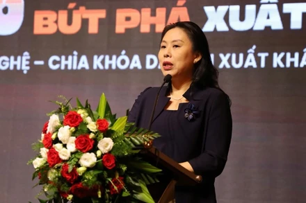 Bà Hồ Thị Quyên, Phó Giám đốc Trung tâm Xúc tiến thương mại và đầu tư Thành phố Hồ Chí Minh phát biểu tại hội nghị.