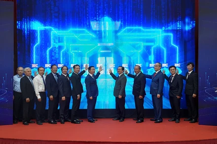 Nghi thức ra mắt Trung tâm điện tử và vi mạch bán dẫn-ESC.