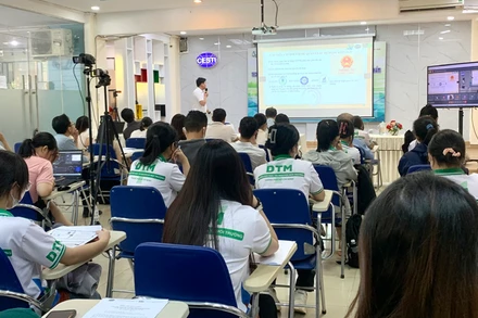 Quang cảnh hội thảo.