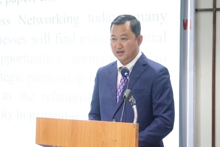 Ông Trần Phú Lữ, Giám đốc Trung tâm Xúc tiến Thương mại và Đầu tư Thành phố Hồ Chí Minh phát biểu khai mạc.