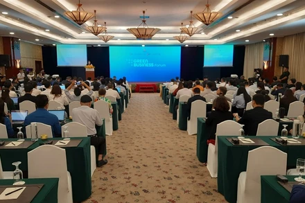 Quang cảnh diễn đàn.