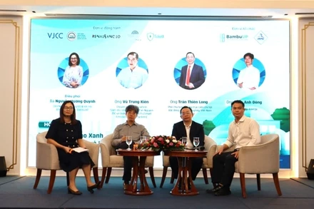 Các chuyên gia tham gia phiên thảo luận.