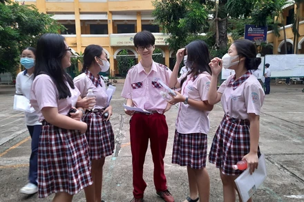 Các thí sinh Thành phố Hồ Chí Minh tham gia Kỳ thi lớp 10 công lập 2023-2024.