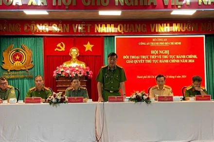 Lãnh đạo Công an Thành phố Hồ Chí Minh phát biểu tại hội nghị.