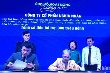 Các đơn vị, doanh nghiệp đồng hành cùng Quỹ học bổng Vừ A Dính