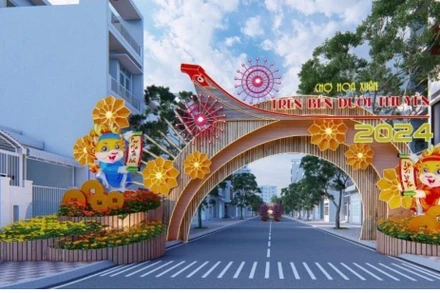 Cổng chào chính của chợ hoa "Trên bến dưới thuyền" tại bến Bình Đông (quận 8). (Ảnh: Ban tổ chức cung cấp)