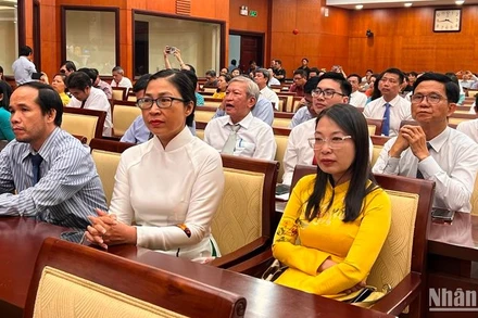 Các đại biểu dự hội nghị.