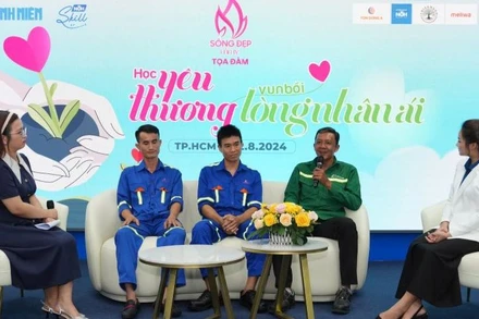 Ba nhân vật truyền cảm hứng về những cái đẹp giữa đời thường giao lưu cùng khán giả.