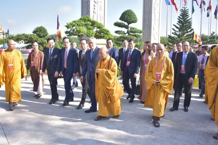 Các đồng chí lãnh đạo Đảng, Nhà nước và các đại biểu dự lễ bế mạc Đại lễ Phật đản Vesak Liên hợp quốc 2025.