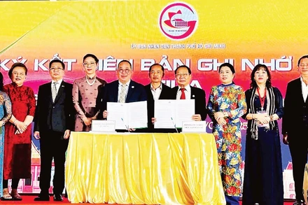  Lễ ký kết Biên bản ghi nhớ hợp tác giữa Hội Doanh nghiệp Việt Nam tại Lào và Hiệp hội Doanh nghiệp Thái Lan- Việt Nam vào đầu tháng 4/2025.