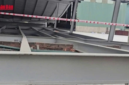 [Video] Sập sàn nhà xưởng tại Bình Dương, 3 công nhân tử vong