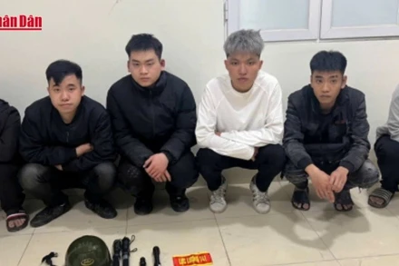 [Video] Bắt nhóm đối tượng giả danh lực lượng 141 kiểm tra trái phép người đi đường