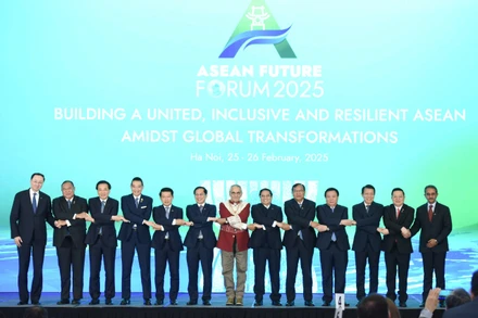 Thủ tướng Phạm Minh Chính cùng các Trưởng đoàn tham dự Diễn đàn Tương lai ASEAN 2025. Ảnh: TRẦN HẢI