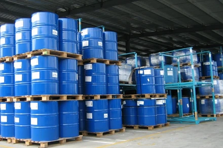 Quy định khai báo toàn bộ hóa chất nhập khẩu có thể khắc phục tình trạng nhập khẩu và sử dụng hóa chất sai mục đích, song lại gia tăng gánh nặng chi phí tuân thủ của doanh nghiệp. Nguồn: VINACHEM.