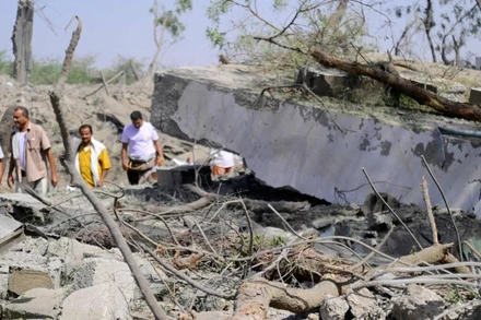 Hiện trường một vụ không kích xảy ra trên lãnh thổ Yemen.