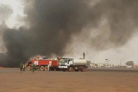 Hiện trường một vụ rơi máy bay. (Ảnh: AA)