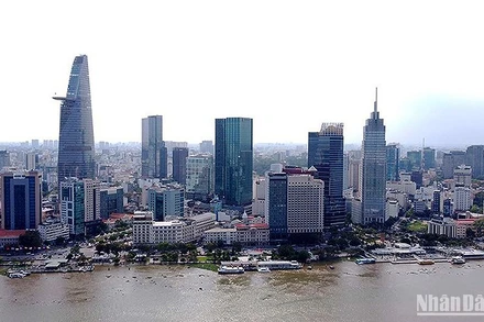 Khu trung tâm Quận 1, Thành phố Hồ Chí Minh bên bờ sông Sài Gòn. Ảnh: Thanh Vũ.