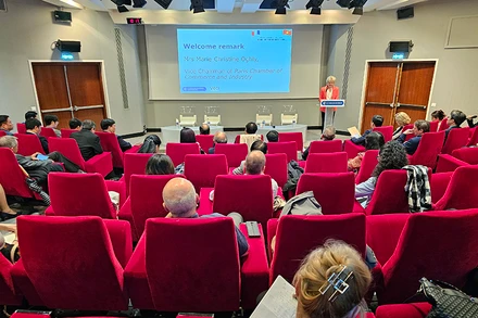 Diễn đàn về đầu tư và kinh doanh tại tỉnh Hải Dương thu hút sự tham gia của nhiều doanh nghiệp lớn tại vùng thủ đô Ile-de-France. (Ảnh Minh Duy)