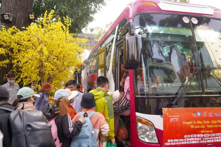 Chương trình được Thành Đoàn, Hội Sinh viên Việt Nam Thành phố Hồ Chí Minh, Trung tâm Hỗ trợ học sinh, sinh viên Thành phố Hồ Chí Minh, Báo Thanh Niên và nhiều đơn vị cùng tổ chức. Với chủ đề "Tết sum vầy, xuân trọn vẹn", Chuyến xe mùa xuân mong lan tỏa tình nhân ái, sự sẻ chia, cùng nhau vượt qua khó khăn, làm nên mùa xuân ấm áp, cái Tết sum vầy, hạnh phúc.