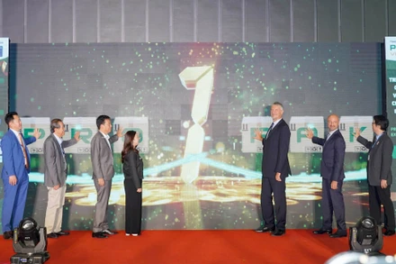 Các đại biểu ấn nút khai mạc triển lãm quốc tế lần thứ 16 về công nghệ xử lý, chế biến và đóng gói bao bì tại Việt Nam- ProPak Vietnam 2023