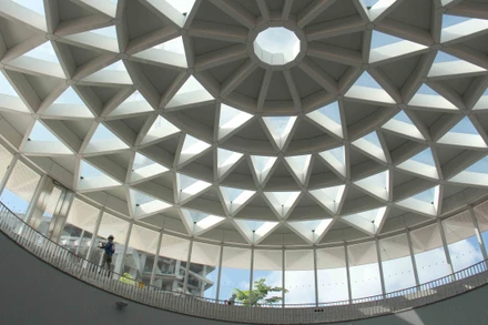 Dấu ấn biểu tượng bên trong của tuyến Metro Bến Thành-Suối Tiên là hạng mục Giếng trời lấy sáng (toplight), thuộc khu vực nhà ga Trung tâm Bến Thành.