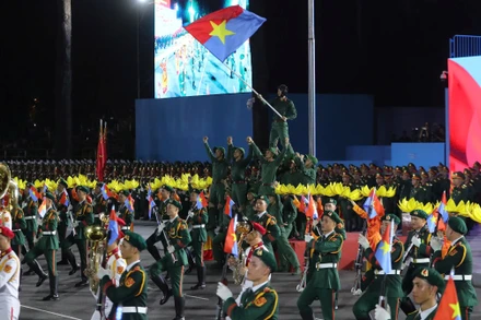 Tái hiện hình ảnh xe tăng tiến vào Dinh Độc Lập.