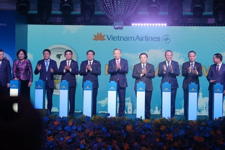 Tổng Bí thư Tô Lâm và các đại biểu tại Lễ Công bố đường bay thẳng Hà Nội-Moskva. 