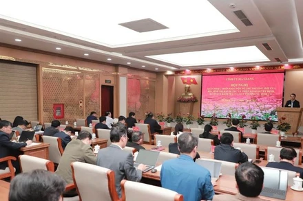 Toàn cảnh hội nghị.