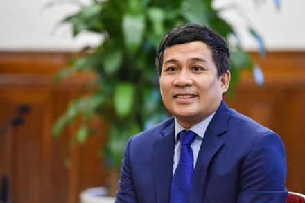 Thứ trưởng Thường trực Bộ Ngoại giao Nguyễn Minh Vũ trả lời phỏng vấn báo chí về kết quả tốt đẹp của chuyến thăm. (Ảnh Bộ Ngoại giao).