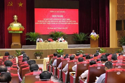 Toàn cảnh hội nghị.