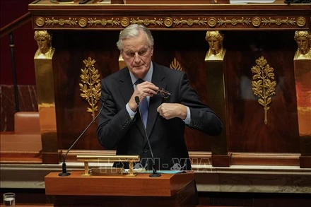 Thủ tướng Pháp Michel Barnier trong phiên bỏ phiếu bất tín nhiệm tại Quốc hội ở Paris, ngày 4/12/2024. Ảnh: THX/TTXVN