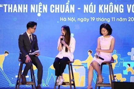 Đại biểu thanh niên chia sẻ câu chuyện thực tế về định kiến giới tại buổi lễ. 