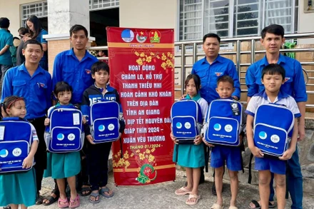 Một hoạt động chăm lo trẻ em của Trung tâm Công tác xã hội Thanh thiếu niên 