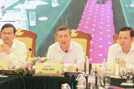 Thứ trưởng Nông nghiệp và Phát triển nông thôn Hoàng Trung chủ trì Hội nghị triển khai Đề án “Nâng cao sức khỏe đất và quản lý dinh dưỡng cây trồng đến năm 2030, tầm nhìn đến năm 2050”.