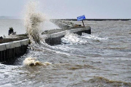 Chủ động ứng phó với mưa lớn kèm lốc, sét, mưa đá, rét và gió mạnh trên biển. (Ảnh minh họa)