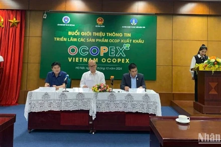 Chia sẻ thông tin với báo chí về "Triển lãm các sản phẩm OCOP xuất khẩu" chiều 25/10, do Bộ Công thương phối hợp với Bộ Nông nghiệp và Phát triển nông thôn và Liên minh Hợp tác xã tổ chức.