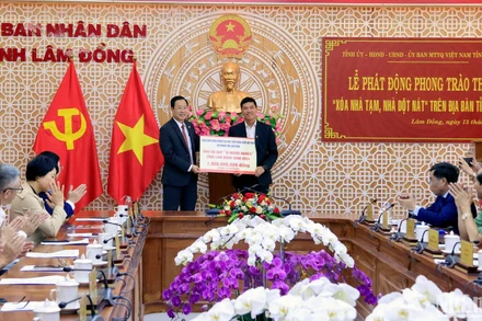 Các cơ quan, đơn vị, tổ chức và cá nhân hưởng ứng phong trào thi đua "xóa nhà tạm, nhà dột nát" trên địa bàn tỉnh Lâm Đồng.