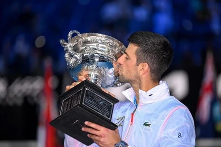 Novak Djokovic lần thứ 10 vô địch Australian Open. (Nguồn: Getty Images)
