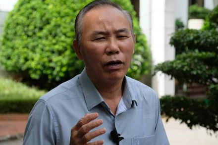 Thứ trưởng Nông nghiệp và Phát triển nông thôn Phùng Đức Tiến đã chia sẻ thông tin mới nhất về nguyên nhân và phác đồ điều trị với đàn bò bị bệnh ở Lâm Đồng.