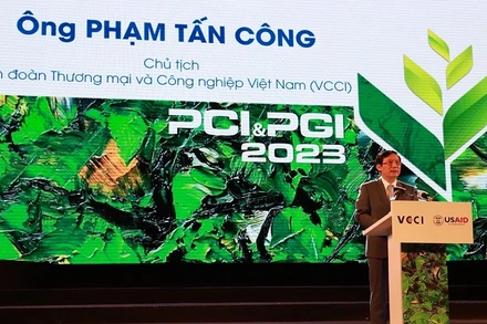 Chủ tịch VCCI Phạm Tấn Công phát biểu tại buổi lễ.