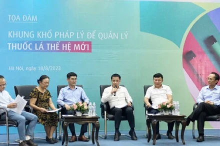 Các đại biểu tham dự Tọa đàm "Khung khổ pháp lý để quản lý thuốc lá thế hệ mới".