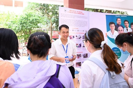 Hình ảnh tại Ngày hội tư vấn chuyên ngành, việc làm cho bác sĩ nội trú. (Ảnh: HMU)